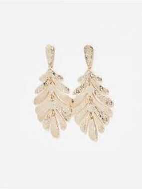 Chérie New York Textured Gold Leaf Dangle Earrings